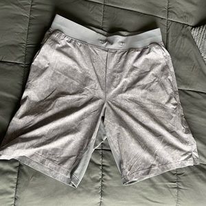 LULULEMON Men’s Shorts